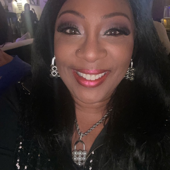 Meet your Posher, Sheena - Picture 3 of 3